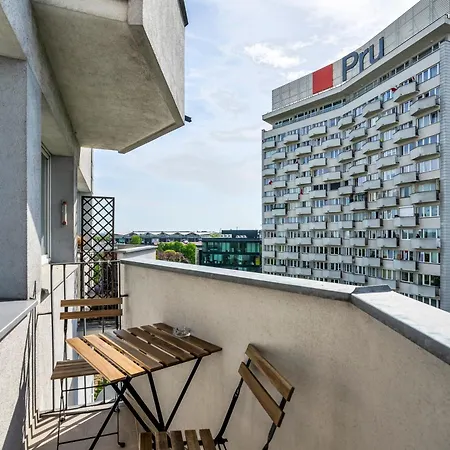 Apartment Powisle - 8th Floor, Balcony - By Rentujemy *