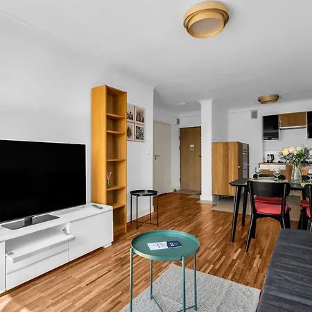 Powisle - 8th Floor, Balcony - By Rentujemy Varsó